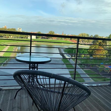 Riverside Apartment Self Check-In Klaipėda Esterno foto